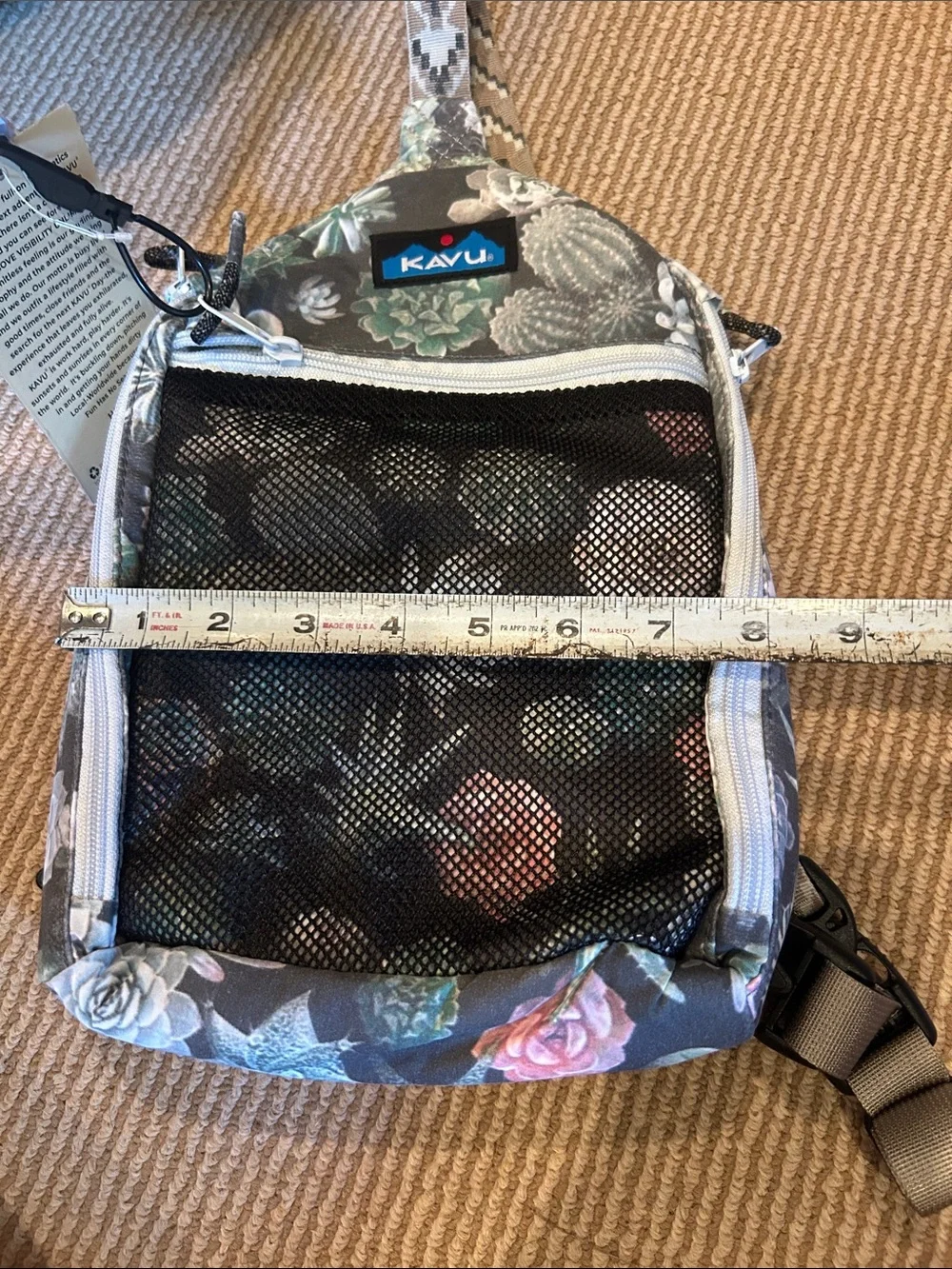 NWT Kavu Floral Sling Backpack in Gray with Green yoho sling in greenhouse